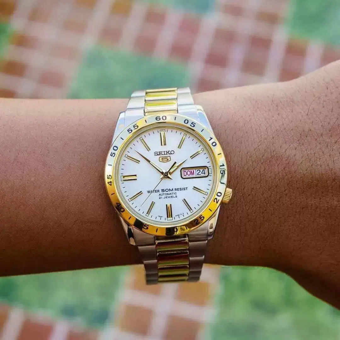 Seiko 5 Sports Day-Date - SNKE04K1-chronolounge