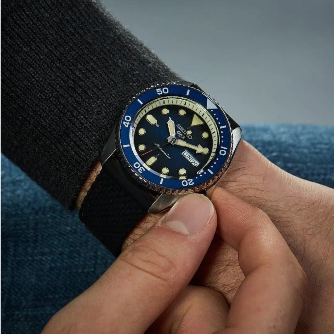 Seiko 5 Sports SKX Series - SRPD71K2-chronolounge