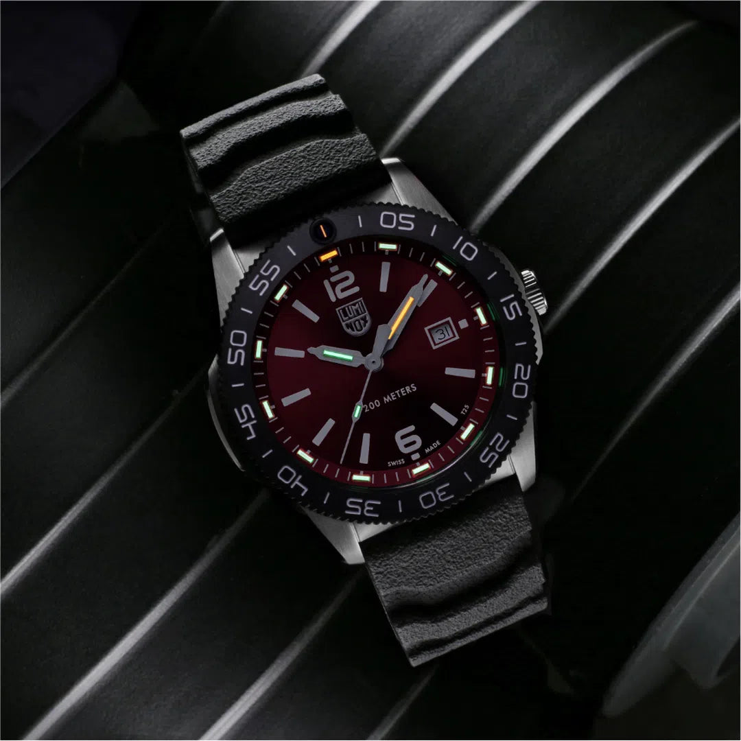 Luminox Pacific Diver 3120 Series - XS.3135-chronolounge
