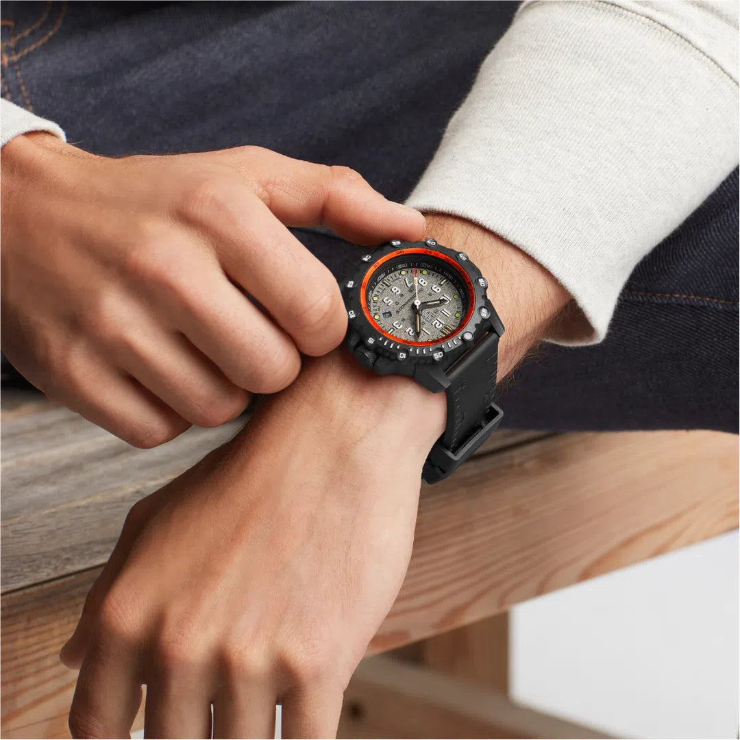 Luminox Commando Frogman 3301 Series - XS.3301-chronolounge